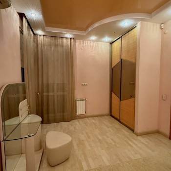 Сдается Многокомнатная квартира, 135 м²