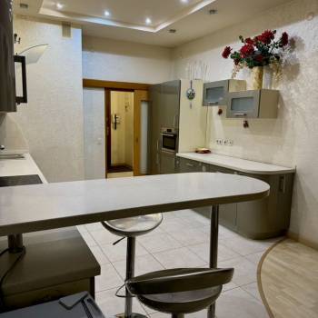Сдается Многокомнатная квартира, 135 м²