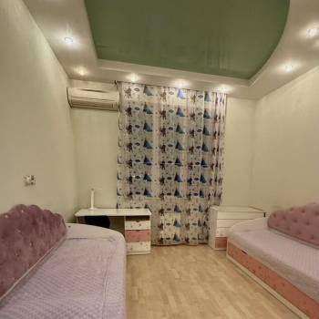 Сдается Многокомнатная квартира, 135 м²