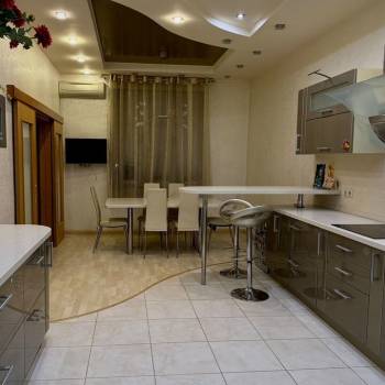 Сдается Многокомнатная квартира, 135 м²