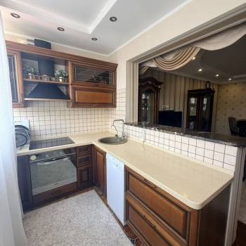 Сдается Многокомнатная квартира, 100 м²