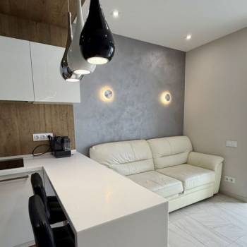 Продается 1-комнатная квартира, 42 м²