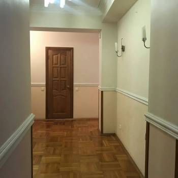 Продается 2-х комнатная квартира, 120 м²