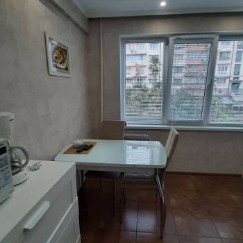 Продается 1-комнатная квартира, 37 м²