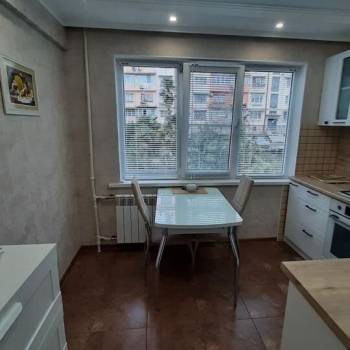 Продается 1-комнатная квартира, 37 м²