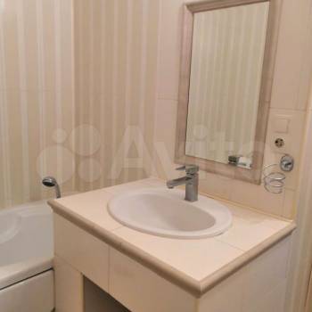 Продается Многокомнатная квартира, 76 м²