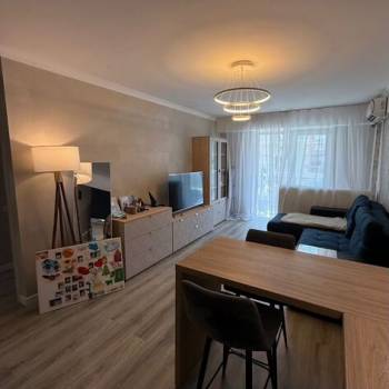 Продается 1-комнатная квартира, 56,6 м²