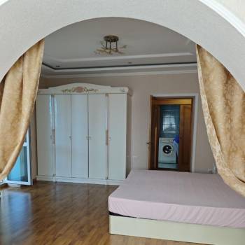 Сдается 2-х комнатная квартира, 120 м²