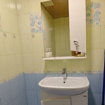 Сдается 2-х комнатная квартира, 120 м²