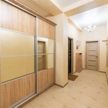 Сдается 2-х комнатная квартира, 81 м²