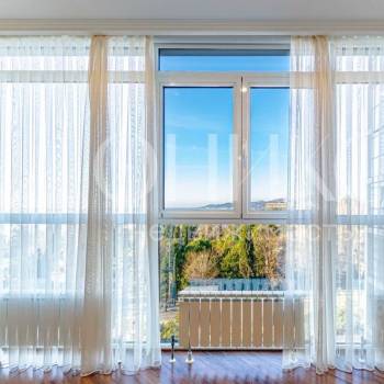 Сдается Многокомнатная квартира, 140 м²