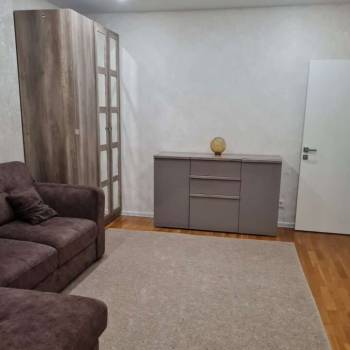Сдается Многокомнатная квартира, 90 м²