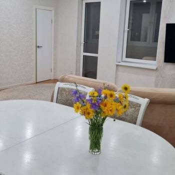 Сдается Многокомнатная квартира, 90 м²
