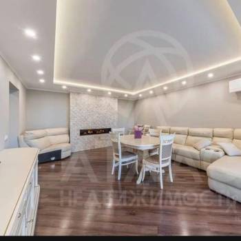 Продается 3-х комнатная квартира, 137 м²