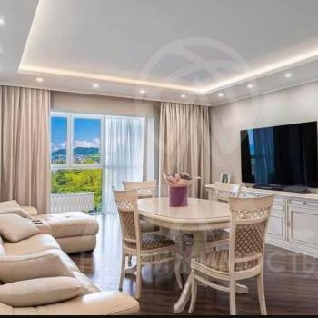 Продается 3-х комнатная квартира, 137 м²