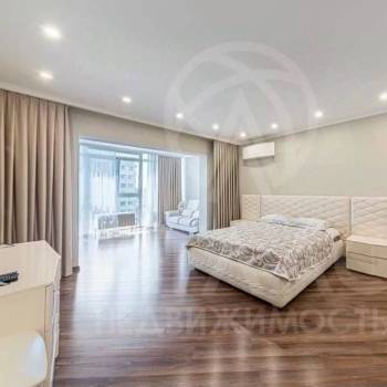 Продается 3-х комнатная квартира, 137 м²