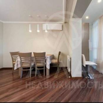 Продается 3-х комнатная квартира, 137 м²