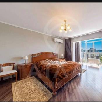 Продается 3-х комнатная квартира, 137 м²