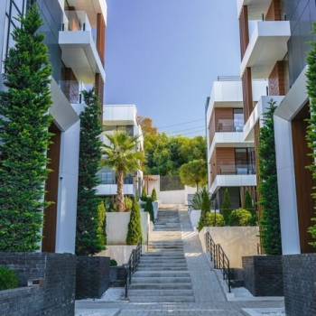 Продается 1-комнатная квартира, 81 м²