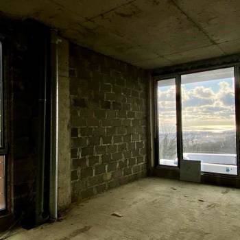 Продается 1-комнатная квартира, 81 м²