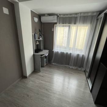 Продается Многокомнатная квартира, 90 м²