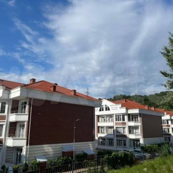 Продается 1-комнатная квартира, 80,2 м²