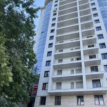 Продается 1-комнатная квартира, 45 м²