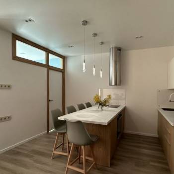 Продается 1-комнатная квартира, 46 м²