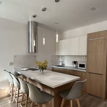 Продается 1-комнатная квартира, 46 м²
