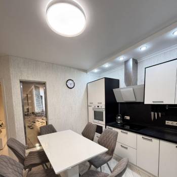 Сдается Многокомнатная квартира, 90 м²