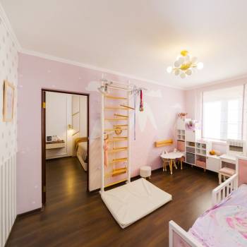 Продается Многокомнатная квартира, 94 м²