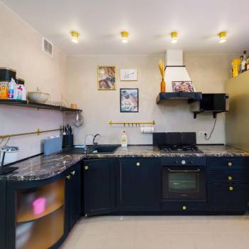Продается Многокомнатная квартира, 94 м²