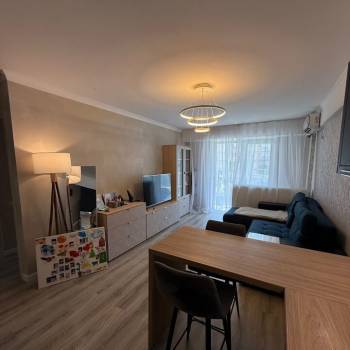 Сдается 1-комнатная квартира, 56,6 м²