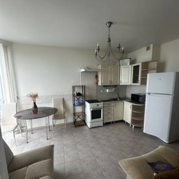 Сдается 1-комнатная квартира, 65 м²