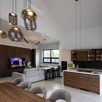 Продается Дом, 220 м²