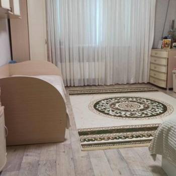 Продается 1-комнатная квартира, 59 м²