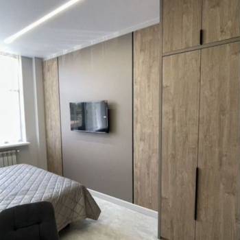 Продается 1-комнатная квартира, 103 м²