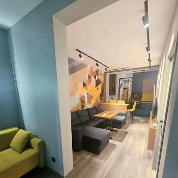 Продается Многокомнатная квартира, 52 м²