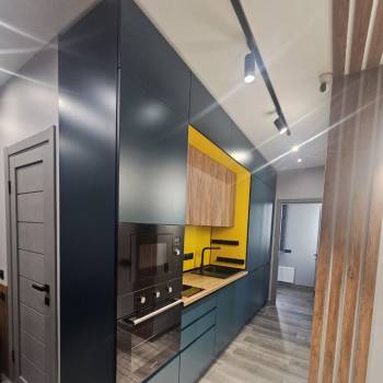 Продается Многокомнатная квартира, 52 м²