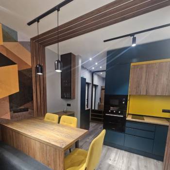 Продается Многокомнатная квартира, 52 м²