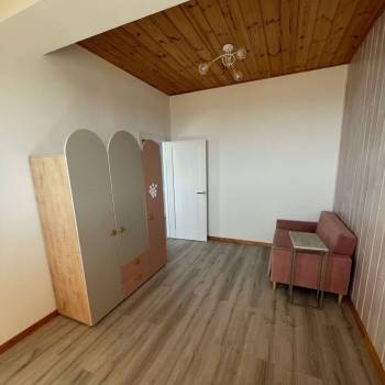 Продается 1-комнатная квартира, 57 м²