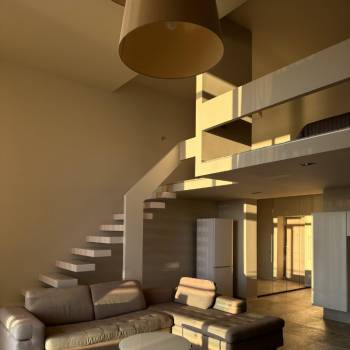 Сдается 1-комнатная квартира, 90 м²