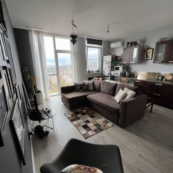 Продается 1-комнатная квартира, 46 м²