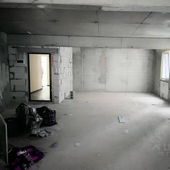 Продается 1-комнатная квартира, 105,5 м²