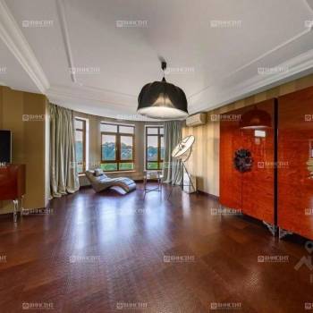 Продается Дом, 650 м²