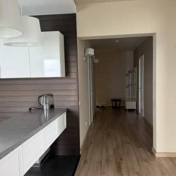 Продается 2-х комнатная квартира, 102 м²