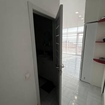 Продается 1-комнатная квартира, 53 м²