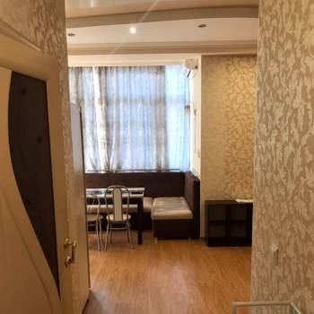 Продается 1-комнатная квартира, 42 м²