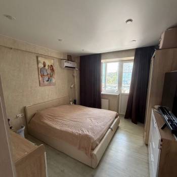 Продается 1-комнатная квартира, 46 м²