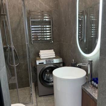 Сдается 1-комнатная квартира, 64 м²